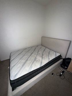 BEDROOM SET