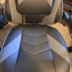 ESTOY VENDIENDO ESTA SILLA GAMING MUY BUENA LEAN VIEN ABAJO EN LA DISCRESION POR FABOR GRACIAS 👇