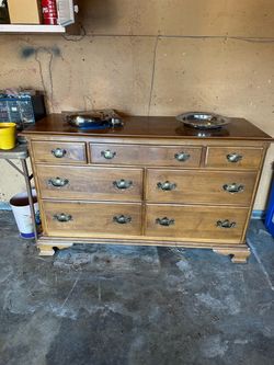 Beautiful Ethan Allen chest or dresser with Nightstand