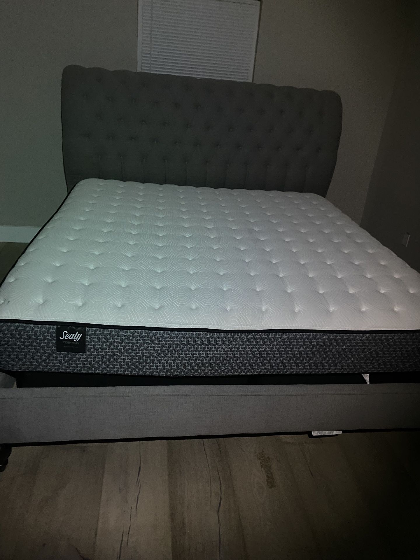 King Size Bed One Day Only Sunday 28 Dec
