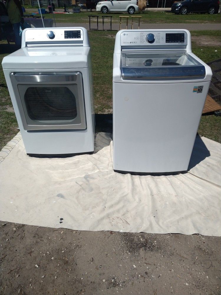 LG Washer And Dryer Set 
