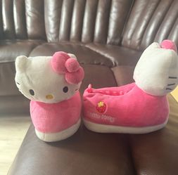 Hello kitty slippers