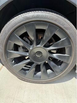 20 inch Tesla wheels and tires