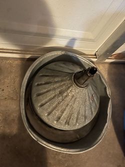 Vintage Galvanized Metal Washtub with Lid