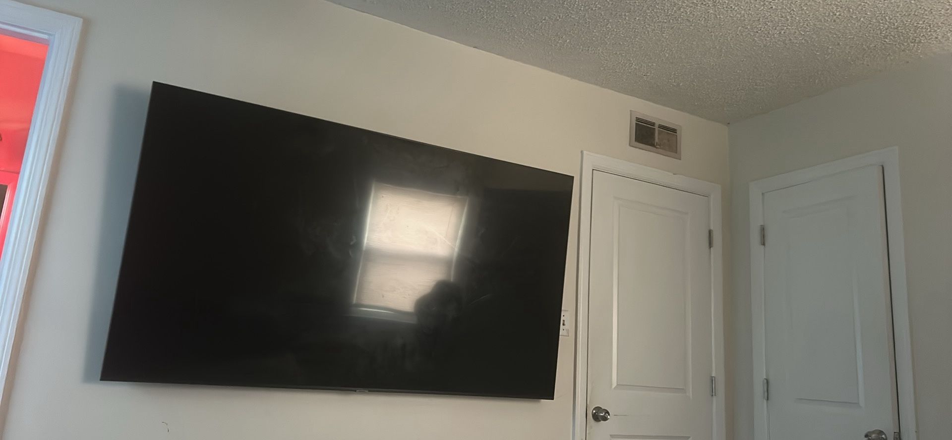 75 In Tv With Swivel Mount Included