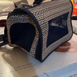 Small Puppy/kitten Hand Bag