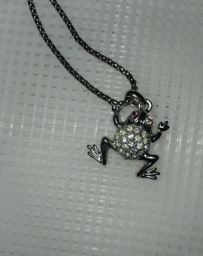 Vintage Frog Pendant Necklace