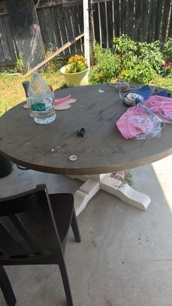 Free round table