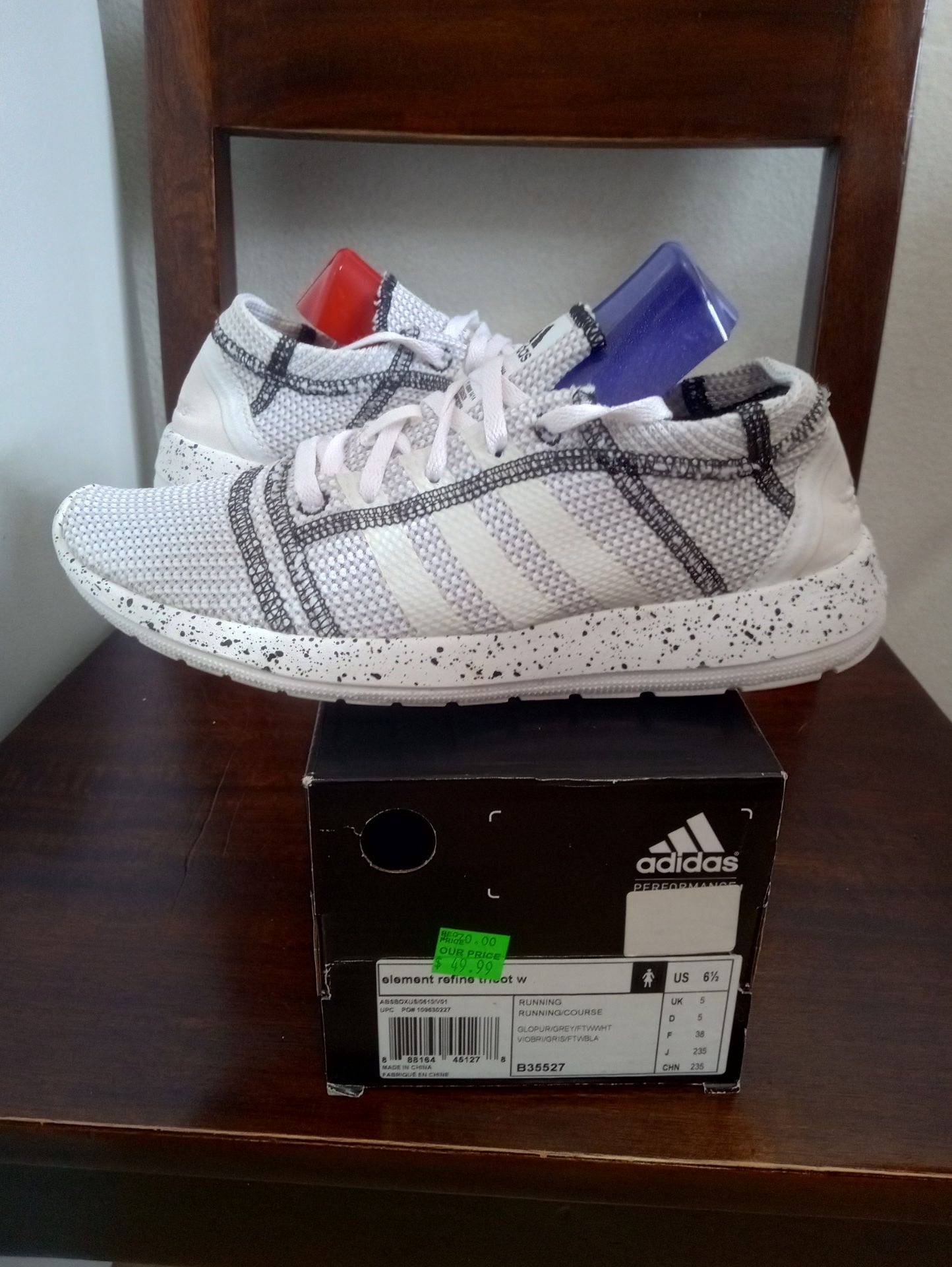 Adidas size 6.5 Women $20