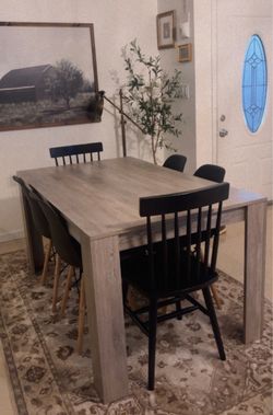 Dinning table and 6 chairs / comedor con sillas