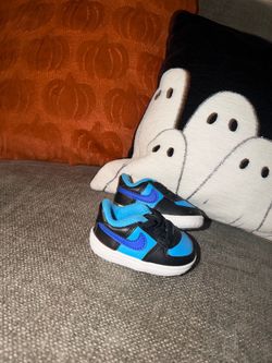 Baby Nike shoes 1c
