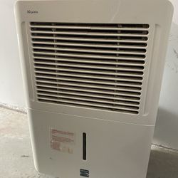 Dehumidifier 