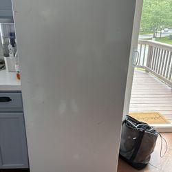 Omidea Refrigerator/Freezer Combo