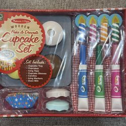 Brand New Melissa & Doug Bake & Decorate Cupcake Toy Set 