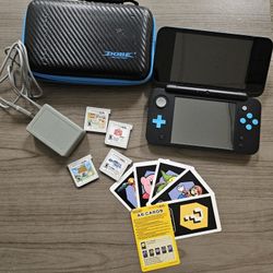 Nintendo 2DS JAN-001 with Games Bundle