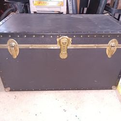 Storage Trunk / Foot Locker
