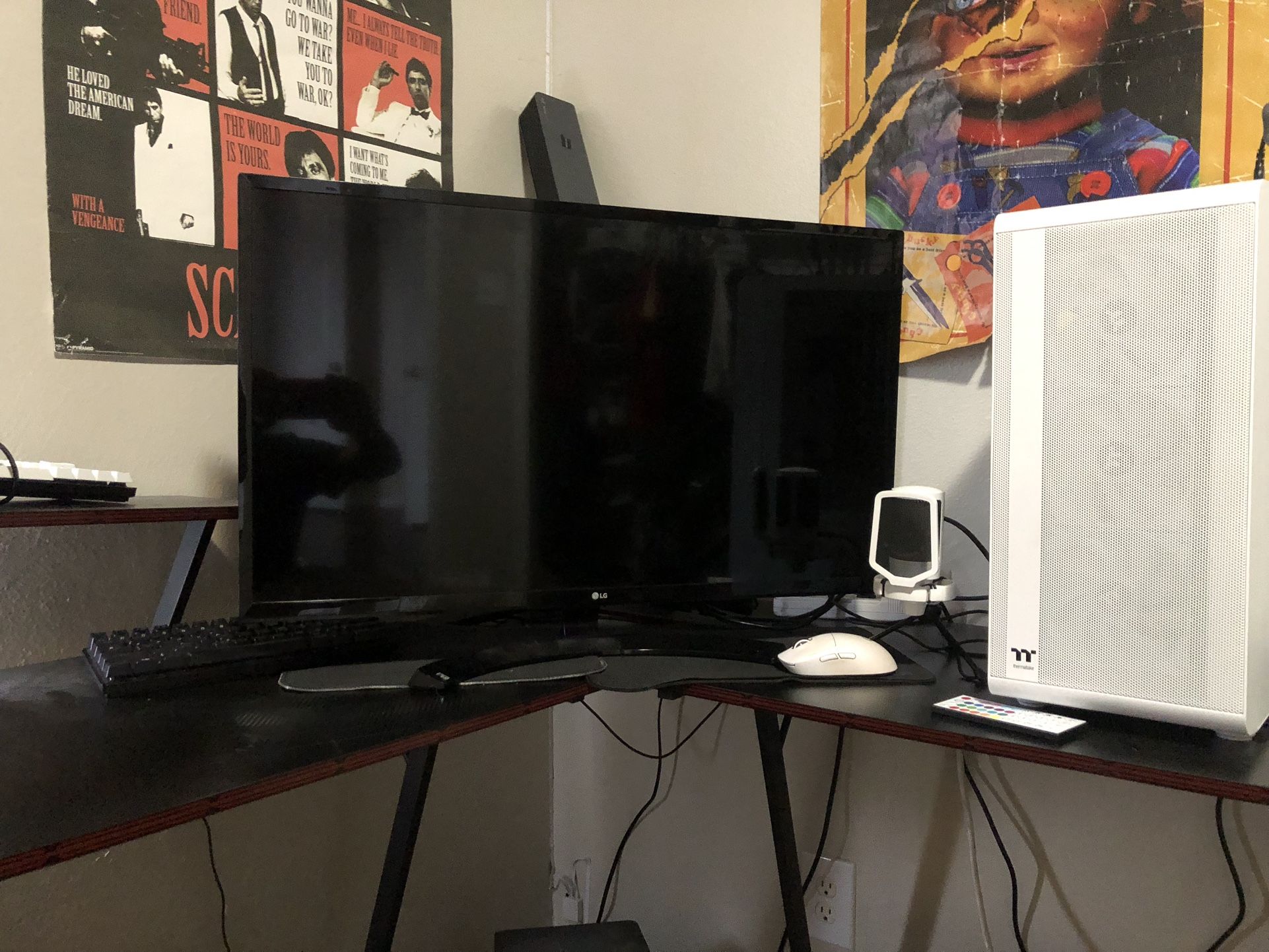 32 Inch LG Full HD All Black Monitor