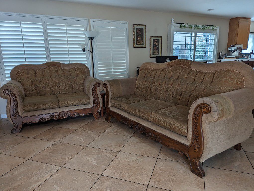 Sofa And Loveseat Antique And Colonial Stile