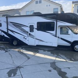 2024 31’ Thor/ Four Winds Class C RV