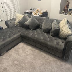 Tuffed Sectional