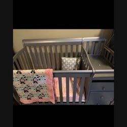 Sturdy Crib With Changing Table & drawers (free Mattress And Sheets)