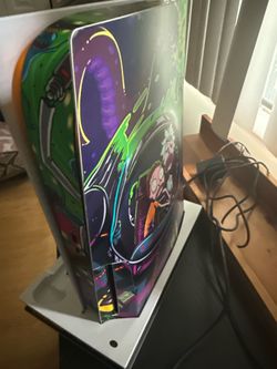PS5 w/ controller & cooling station