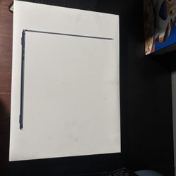 15-inch MacBook Air with Apple M2 chip With 512GB