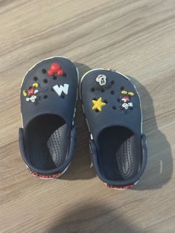 Disney Mickey Mouse Toddler crocs size 7