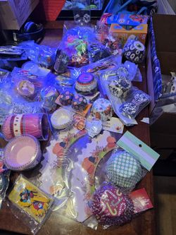 Cupcake Linners And Toppers