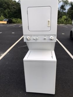 Kenmore eléctric stackable 24” wide
