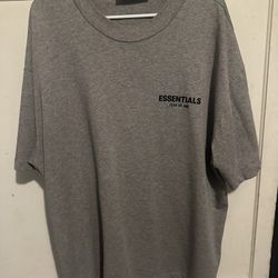 Essential Tee 