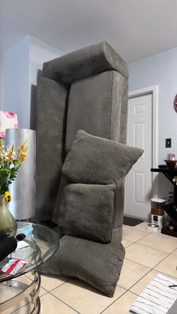Free sofa in excellent conditions!