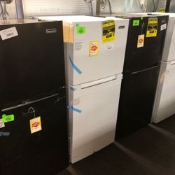 Magic Chef Top Freezer Refrigerators 26Q0