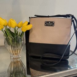 Kate Spade Crossbody Purse- Textured Leather. Perfect Condition