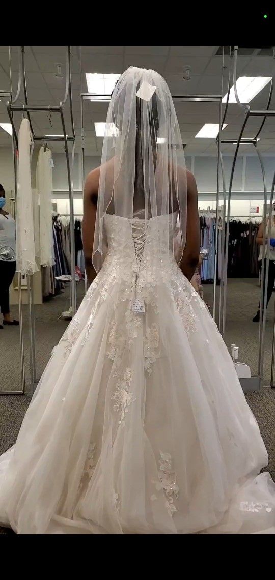 Wedding Dress - Size 6 (New/Has Tags)