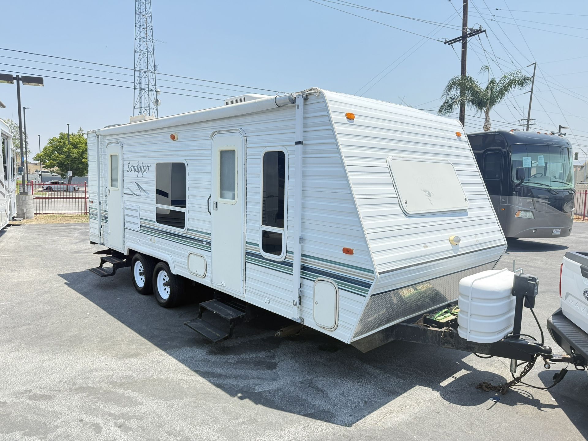 2002 Sandpiper T23 Travel trailer