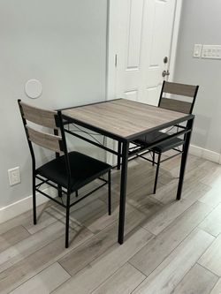 Table with 2 chairs black and gray 29x29x29 inches