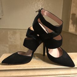 Like New - VINCE CAMUTO Black Leather And Suede Pump Shoes