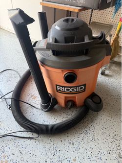 Rigid 12 gallon shop vac