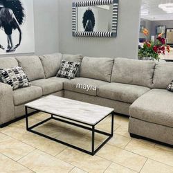 Brand New/ Gray Oversized Sectional, Seccional, Couch// Delivery Available 