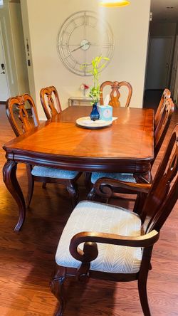 Dining table with 6 chairs