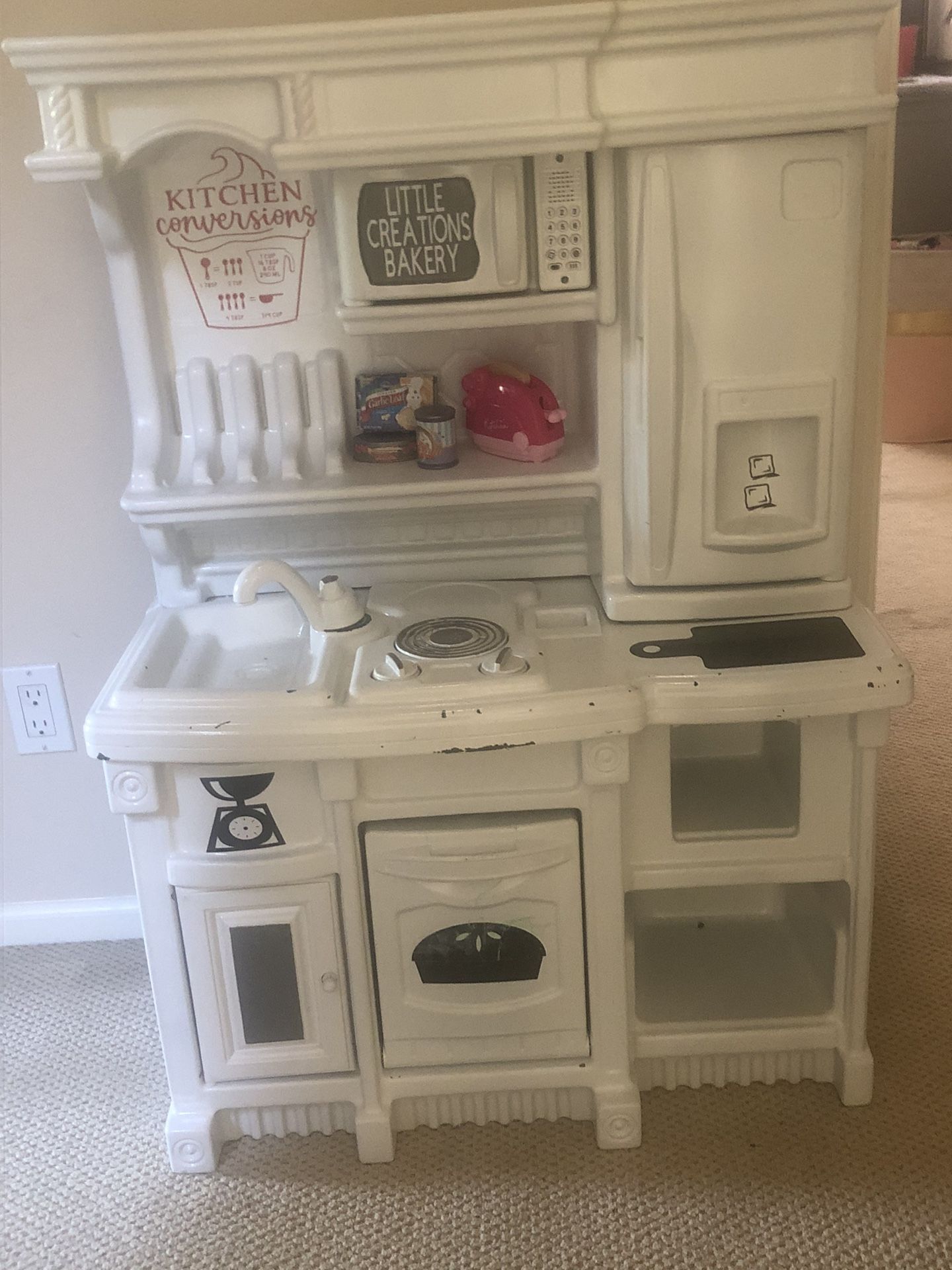 White Little Kitchen 