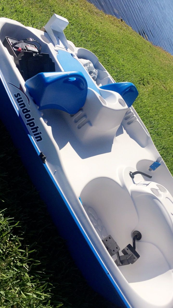Sun Dolphin Sun Slider 5 Seat Pedal Boat with Canopy Sun Dolphin Sun