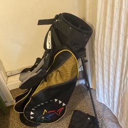 Greg Norman Golf Bag