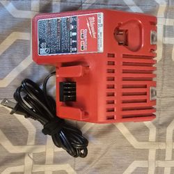 Milwaukee Charger M12 M18