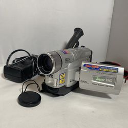 JVC GR-SXM740U Super VHS-C Camcorder with 3.5 LCD
