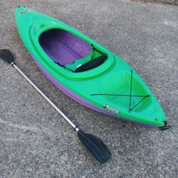 PELICAN 80X Clipper Box Kayak Excellent Condition with Paddle  7'8" Long 28in Wide. For Pick Up Fremont Seattle. No Low Ball Offers Please. No Trades 