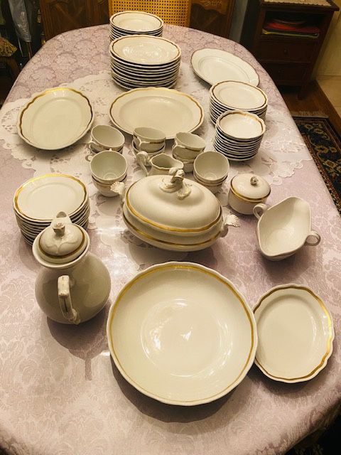 Fine bohemian china made in Czechoslovakia 80 pieces dining set $220
