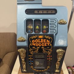 1940s Vintage 25c Golden Nugget Slot Machine 