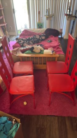 Red chairs x4